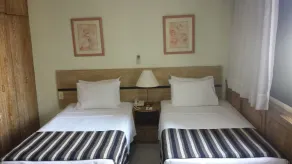 Landmark Residence - OFICIAL - Room