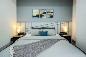BedChambers Luxury Apartment Near Golf course Road - Værelse