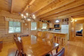 Wooded Cabin w/ Decks & Dale Hollow Lake Views! - Innvendig
