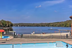 Cozy Lake Ariel Home w/ Community Amenities! - Interiör