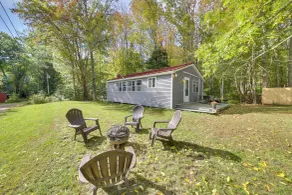Rustic Retreat Across from Lake; Family Friendly! - Interiör