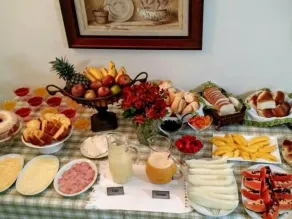 Pousada Casa Gialla - Campos do Jordão - Breakfast buffet