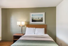 HomeTowne Studios by Red Roof Spartanburg - Asheville Highway - Room