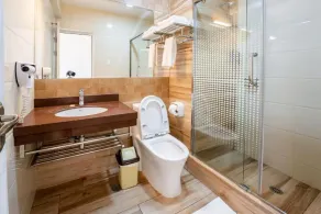 HOTEL QUADRUM - Bathroom