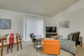 Cute Little House on the Lake: Wine Country Stay! - Innenbereich