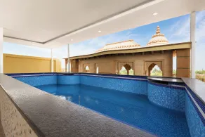 FabHotel Prime Vanshil Heritage - Piscina