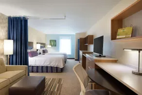 Home2 Suites by Hilton Milwaukee Airport - Chambre