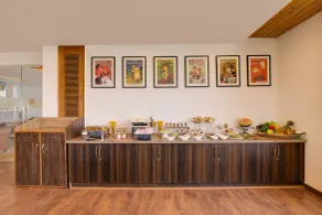 Lemon Tree Hotel, Kasauli - Restaurant