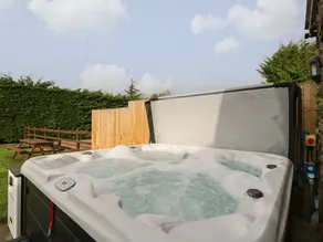 Larch Bed Cottage - Pool
