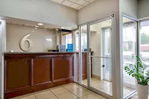 Motel 6 Byron, GA - Lobby