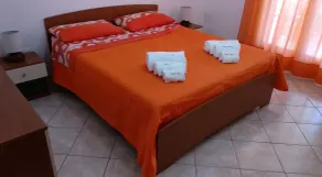 Apartamento con barbacoa y terraza - Habitación