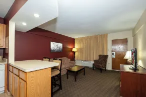 Red Roof Inn & Suites Hazleton - Room