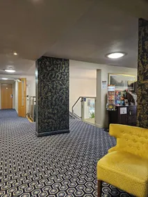 The Queens Hotel & Victoria Cloisters Apartments - Recepción