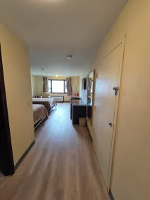 Hilltop Inn - Room