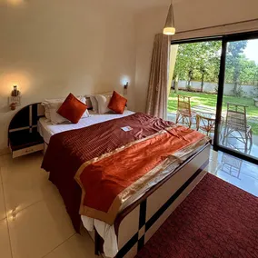 Anandvan Holiday Homes, Wai - Chambre