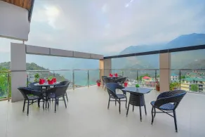 Aliza Inn And Suites By SRS Hotels - Restaurant