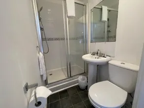 Central Hotel - Bathroom