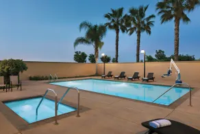 Four Points by Sheraton Sacramento Airport - Piscine