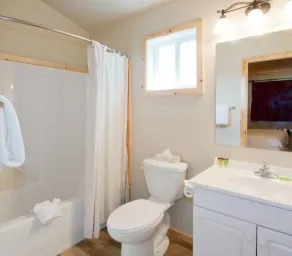 Jasper East Cabins - Bathroom