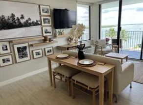 One Bedroom Condo with Water View #601 - Værelse
