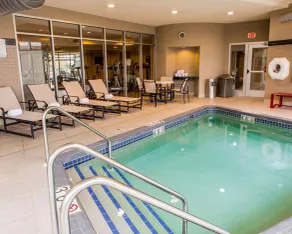 Cambria Hotel Appleton - Pool