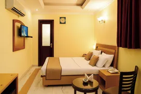 Hotel TJS Royale - Room
