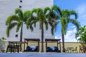 Delmond Hotel - Pool