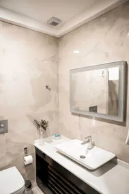 Dimen Hotel - Bathroom