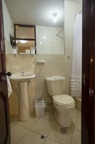 Yucay Plaza Inn - Baño