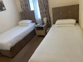 Diamonds Lodge near York Hospital - Habitación