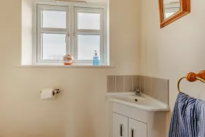 Wood Cottage - Bathroom