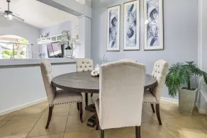Spacious Family Home w/ Yard Near Arizona Mills! - Interiör