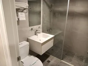 Mu Chen Hotel - Bathroom