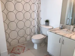Great Apartment in Brickell - Bathroom