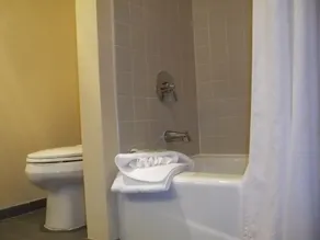 Inn at Port Gardner-Everett Waterfront, Ascend Hotel Collection - Salle de bain