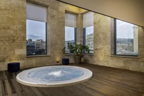 Holiday Inn Yerevan - Republic Square by IHG - Pool