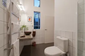 Stone Store Lodge - Baño