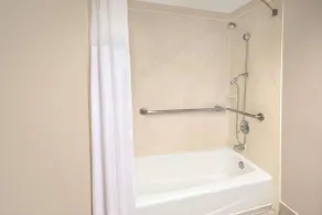 Days Inn by Wyndham Ontario Airport - Salle de bain