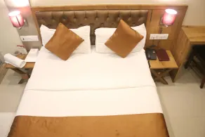 Hotel Grandeur-Near Mumbai International Airport - Room