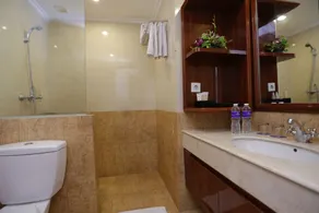 Arion Suite Hotel Kemang - Bathroom