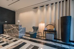 Monograph Freedom Square - Reception