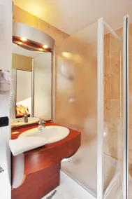 Brit Hotel Rennes St Grégoire – Le Villeneuve - Baño