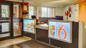 Motel 6-Albany, NY - Rezeption