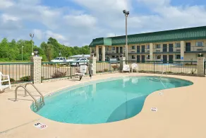 Americas Best Value Inn Winona - Pool