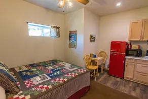 June Lake Motel - Room