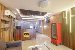 FabHotel Crown Residency - Recepção