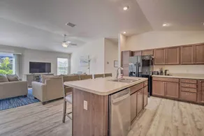 The Villages Retreat w/ Lanai & Lake Views! - Innvendig
