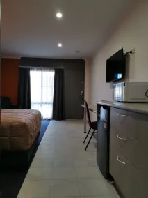 Homestead Motel - Room