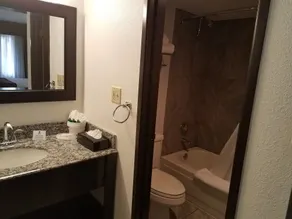 Best Western InnSuites Tucson Foothills Hotel & Suites - Salle de bain