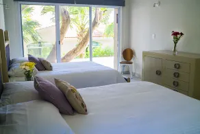 3BR Casa Matuk I Steps from Spectacular Beach I Private Pool - Zimmer